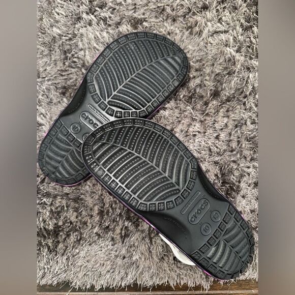 ✨Jujutsu Kaisen Limited Edition Crocs – Size 10M - Picture 6 of 9